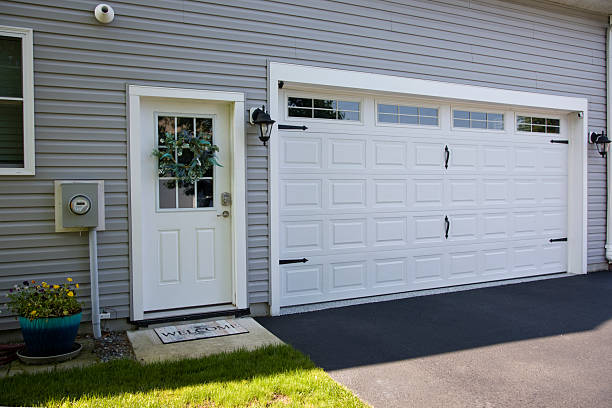24/7 Emergency Garage Door Panel Replacement experts in Graham, TX
